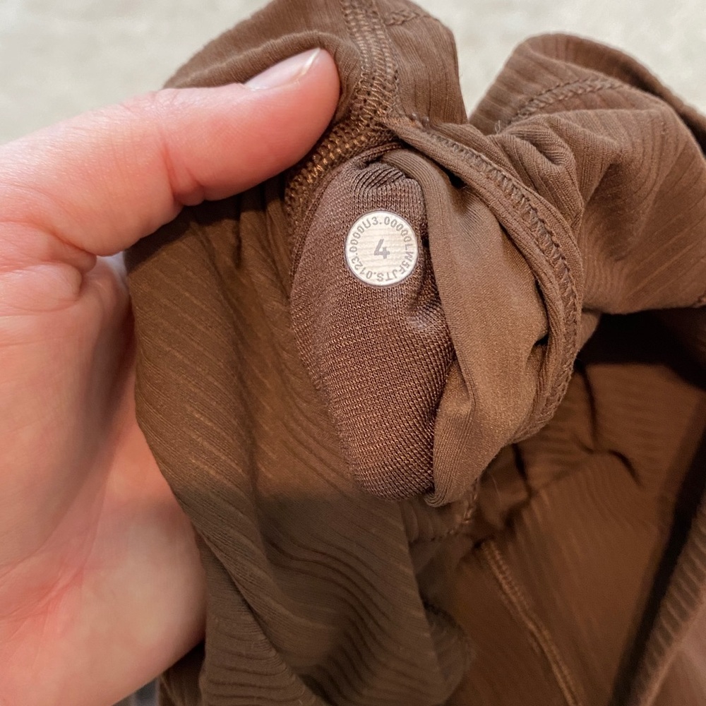 Lulu Java Align Halter Set - Size 2/4 - image 5